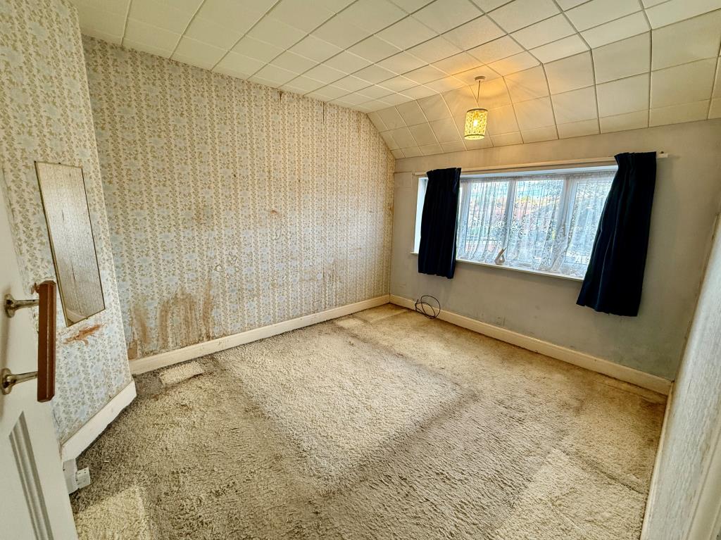 Lot: 130 - SEMI-DETACHED HOUSE FOR REBURBISHMENT - Bedroom one